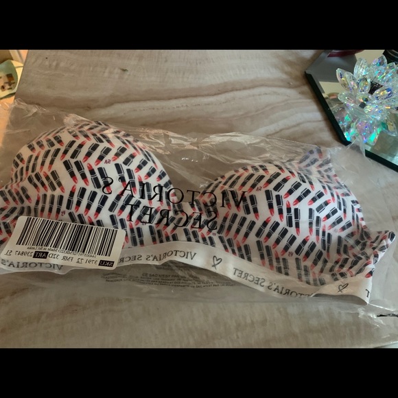 Bras - Picture 2 of 7